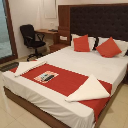 Hotel Sai Deep Lodging By Wb Inn Navi Mumbai Dış mekan fotoğraf