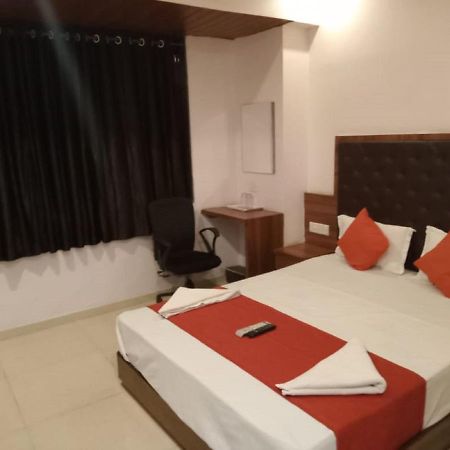 Hotel Sai Deep Lodging By Wb Inn Navi Mumbai Dış mekan fotoğraf